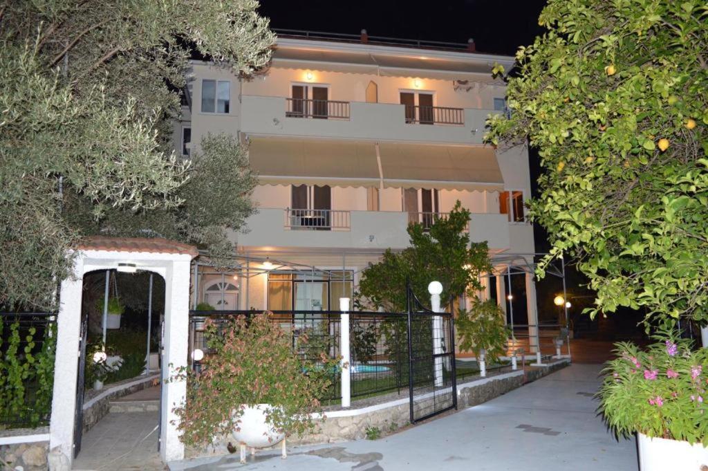 Margarita Apartments Nikiana Exterior foto